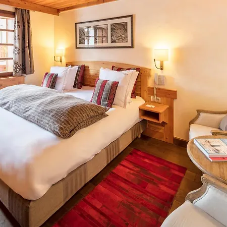 Hotell Mounier 4*