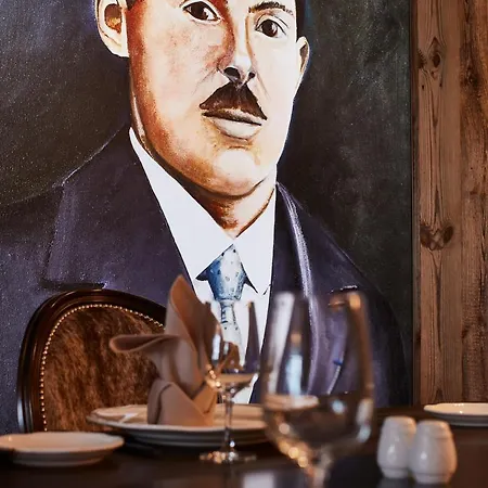 Mounier 호텔